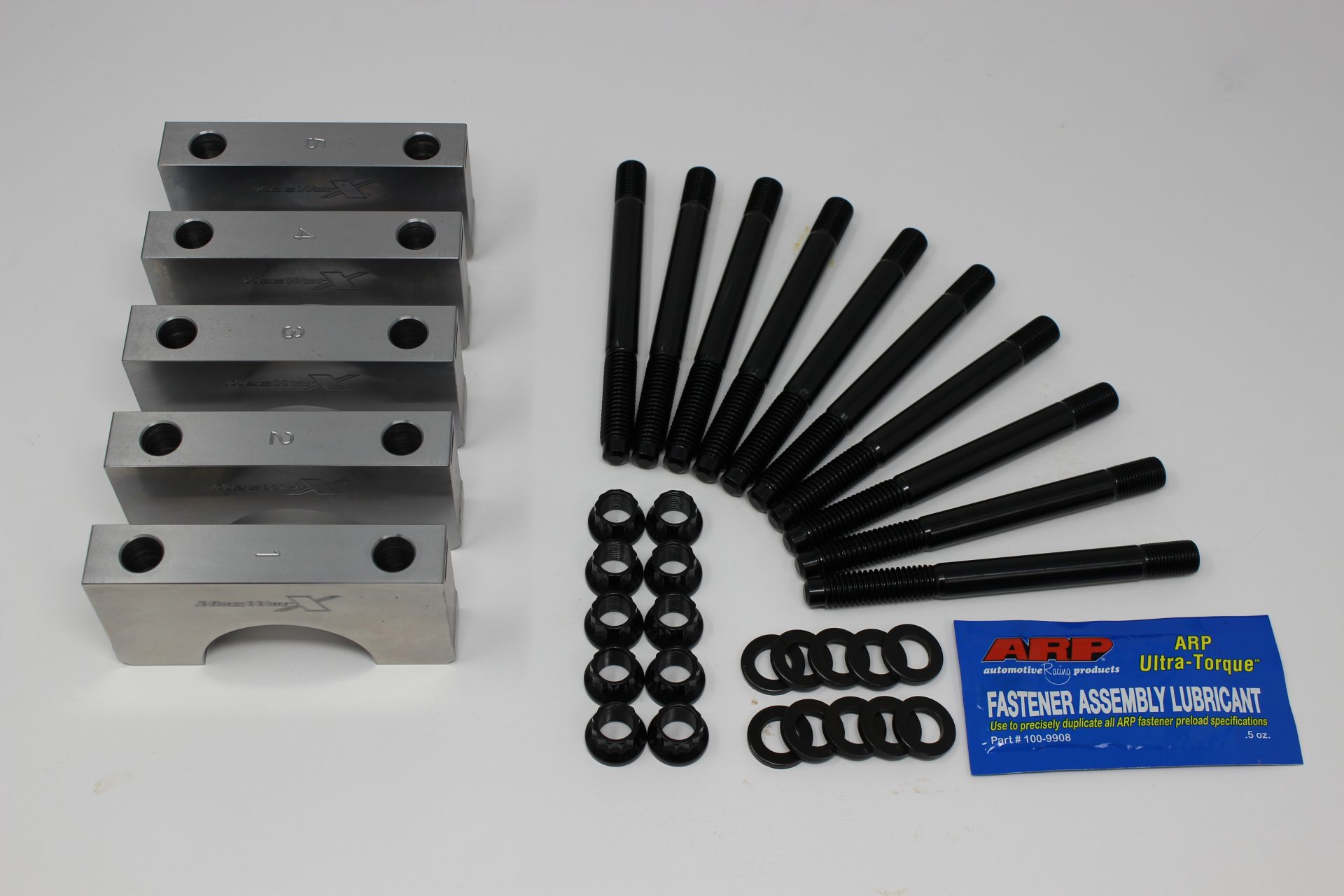 Mazworx SR20 Billet Main Caps with 1/2" Studs Mazworx SR20 Billet Main Caps with 1/2" Studs